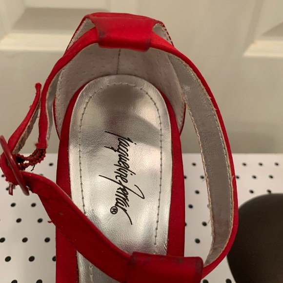 Jaqueline Ferrar Red Satin Heels w/ Rhinestone Embellishments Size 7.5 - Picture 4 of 5